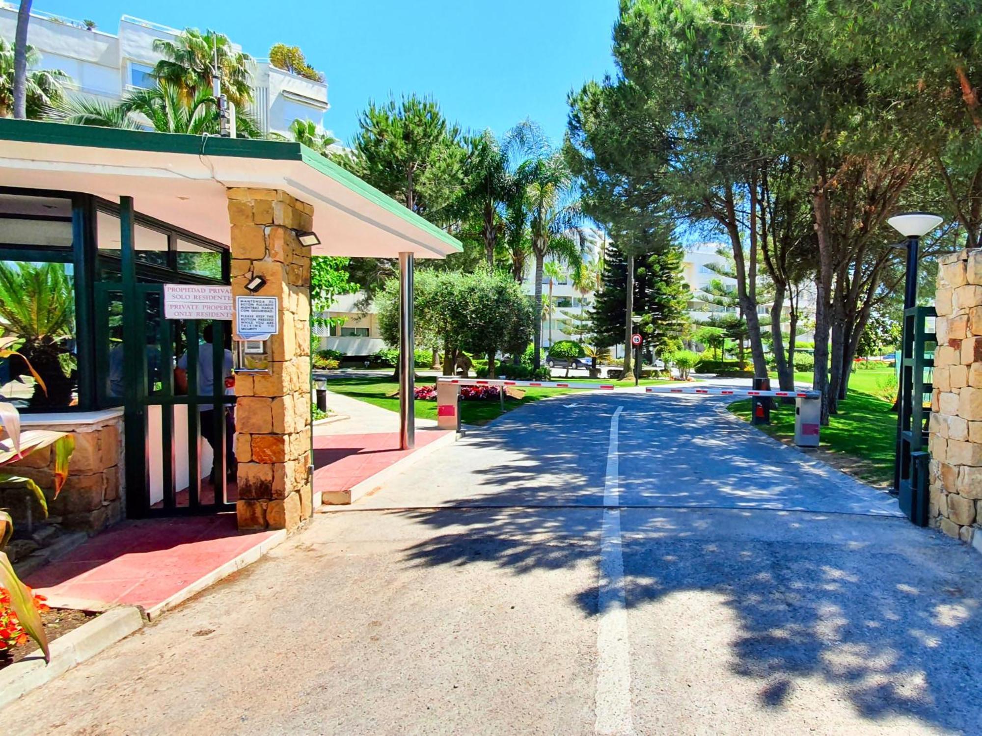 Luxury Frontline Residence Ehhouse Estepona Exterior foto